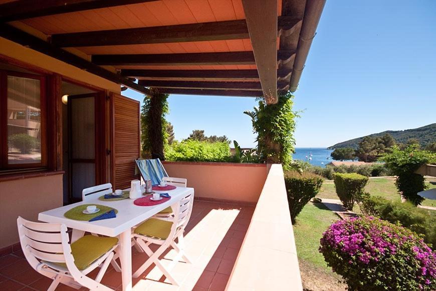 Апарт отель Casa Del Golfo Лакона Экстерьер фото