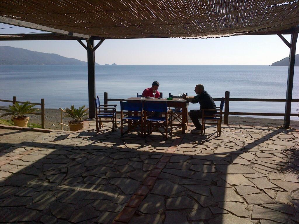 Апарт отель Casa Del Golfo Лакона Экстерьер фото